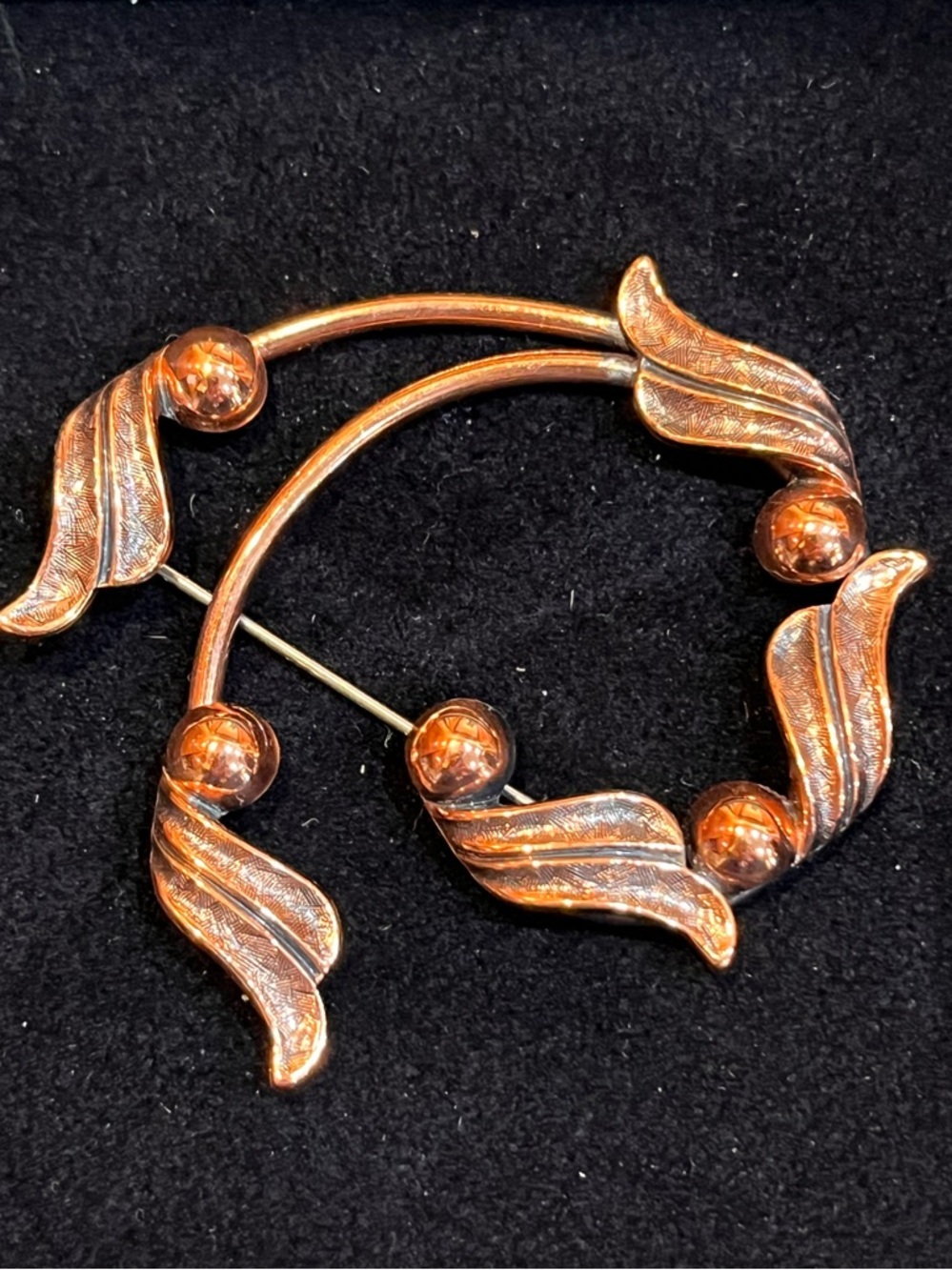 Vintage Bell Trading Post Copper Leaf Wreath Brooch Pin